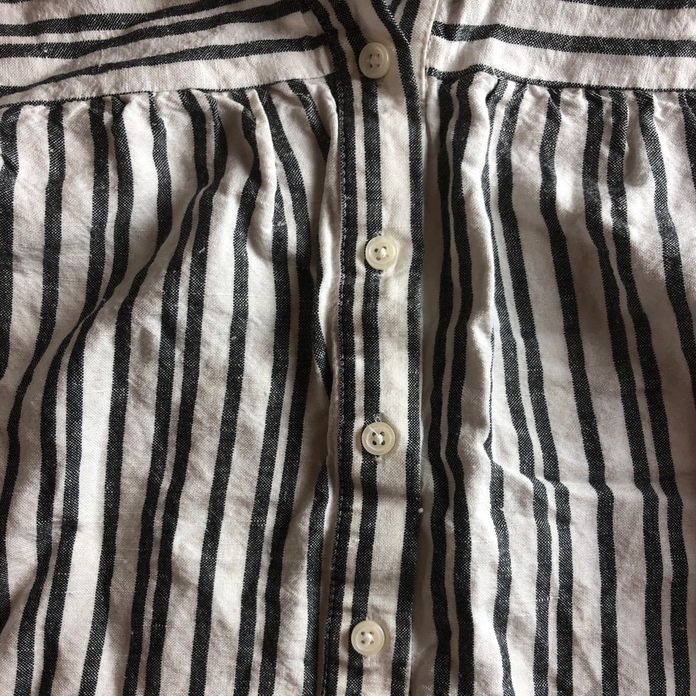 Striped Flutter Shell Linen Tank - Picture 2 of 3